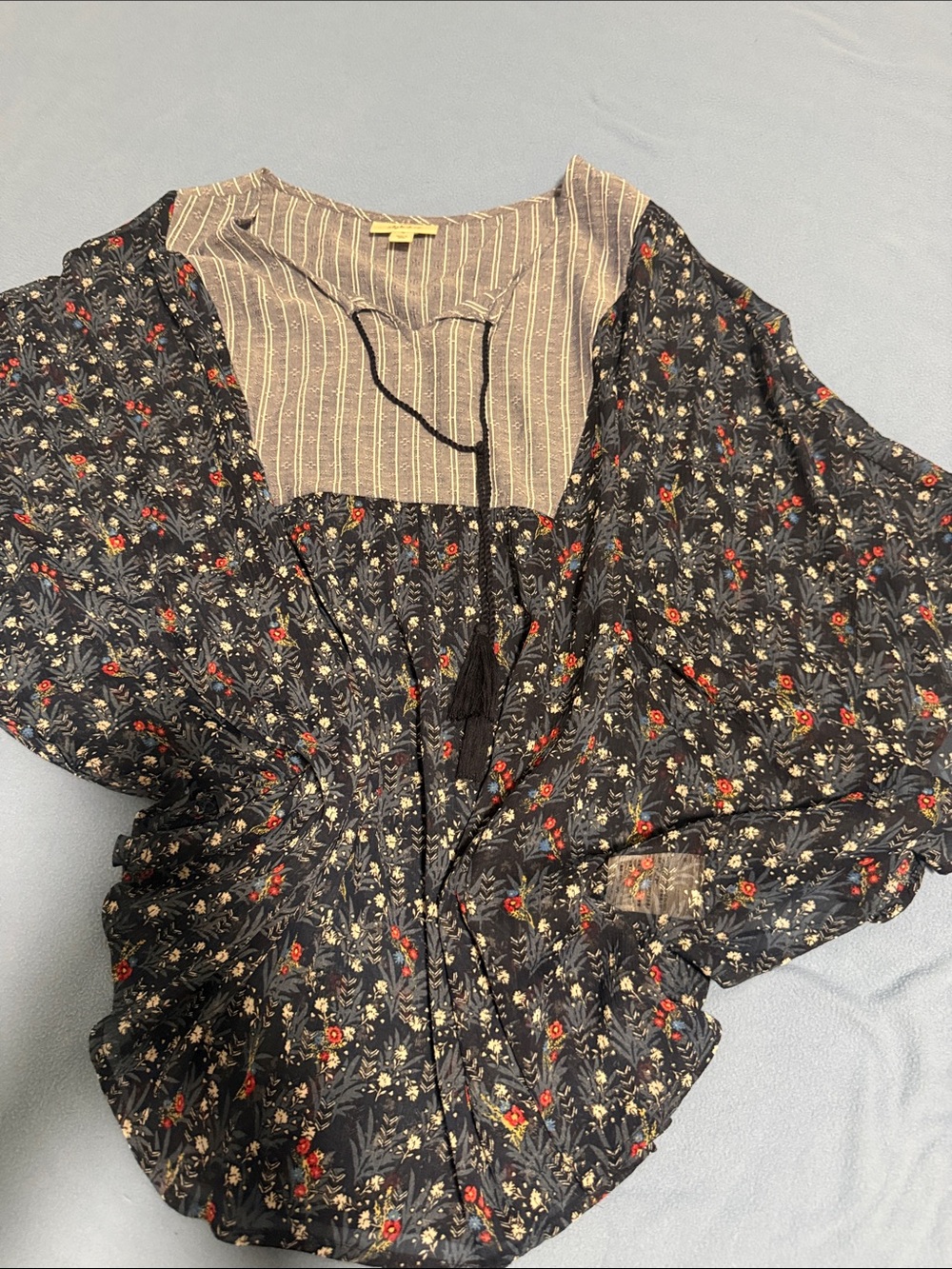 8 pc sett used women’s top size s and m